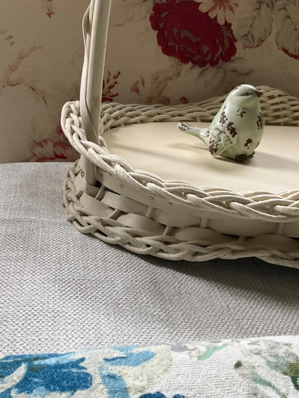 Vintage Gift Basket - Picture 5 of 10